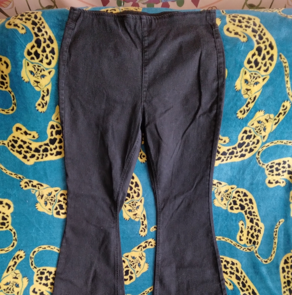 No Boundaries super bell bottom stretch flat front pants size jr Lg